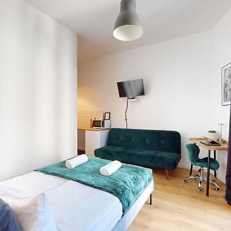 Family House Near The Market Square -Perfect For Family & Business Stays - Ksiecia Witolda Street 500 Steps To Market Square - 2 Bedrooms,2 Parking Places Wroclaw Dış mekan fotoğraf